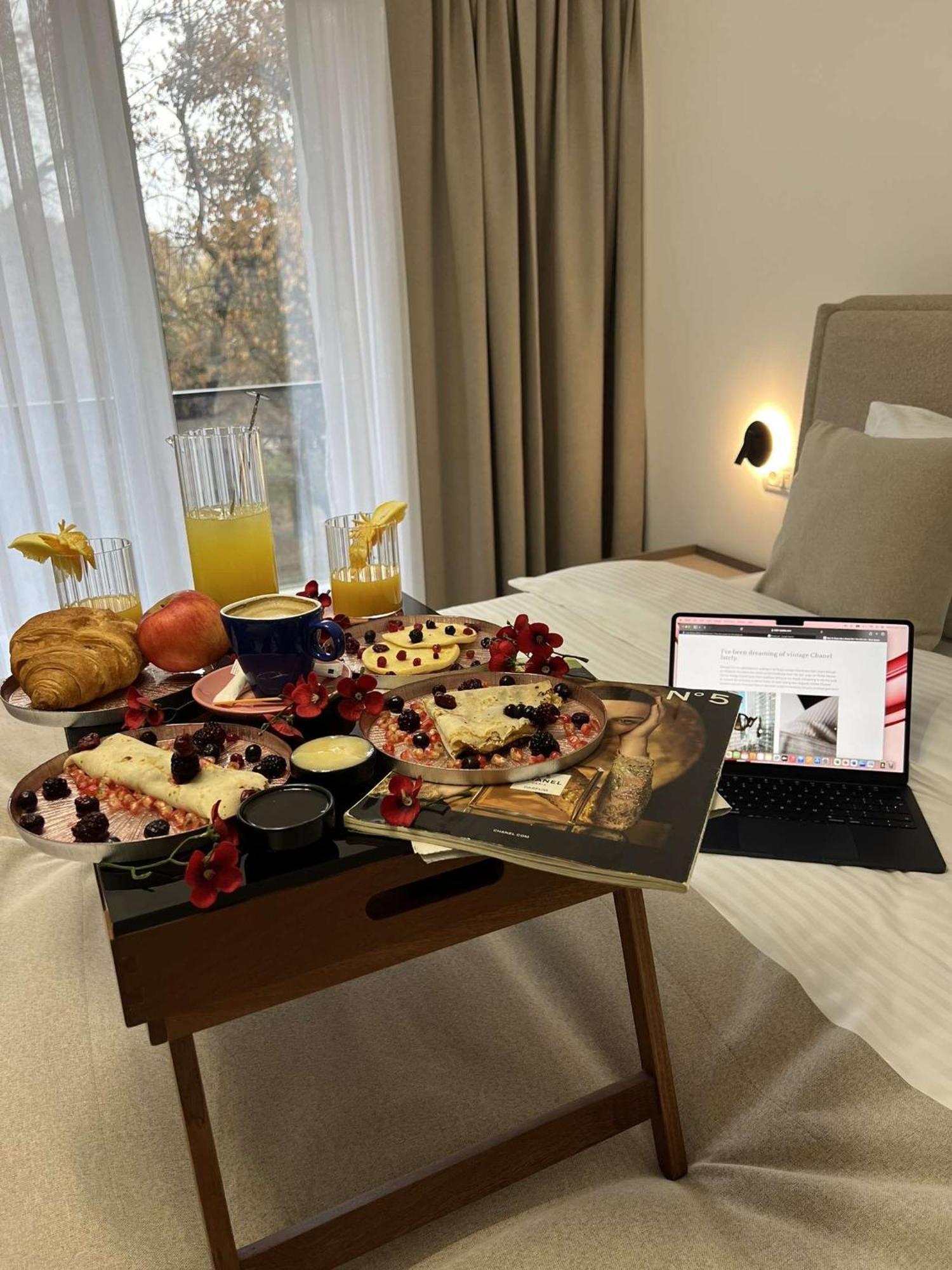 Hotel Le Manoir Гостивар Екстериор снимка