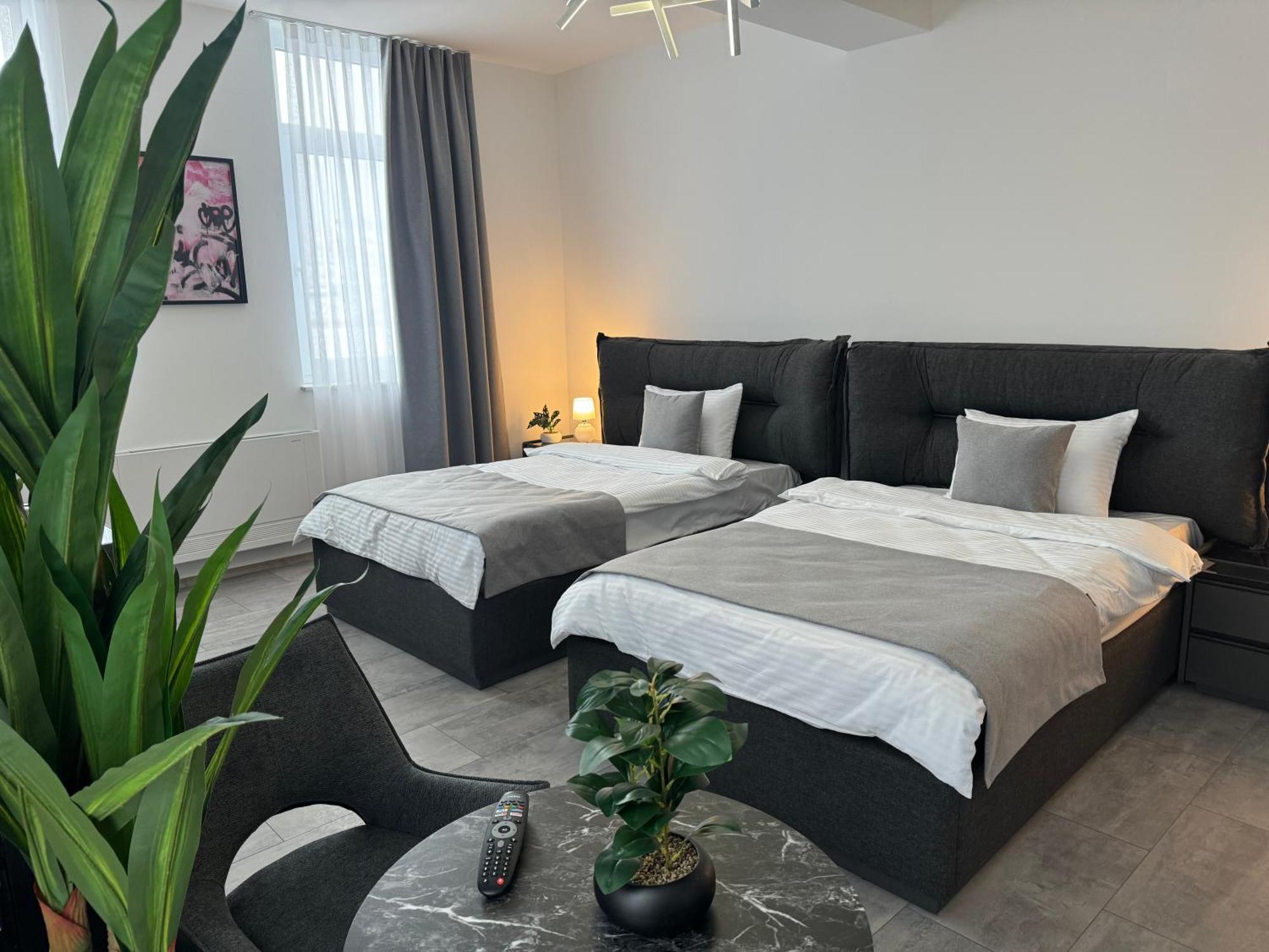 Hotel Le Manoir Гостивар Екстериор снимка