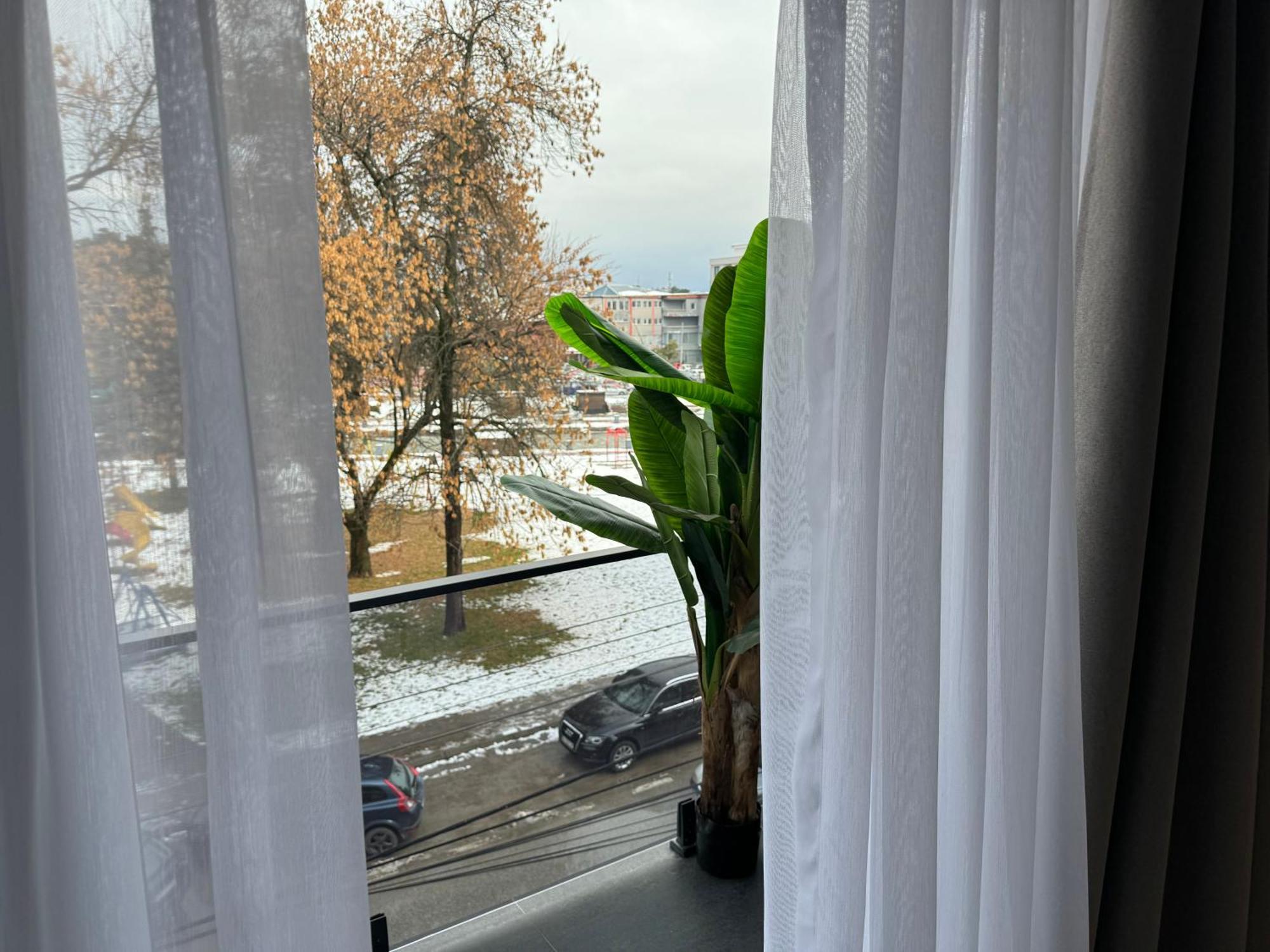 Hotel Le Manoir Гостивар Екстериор снимка