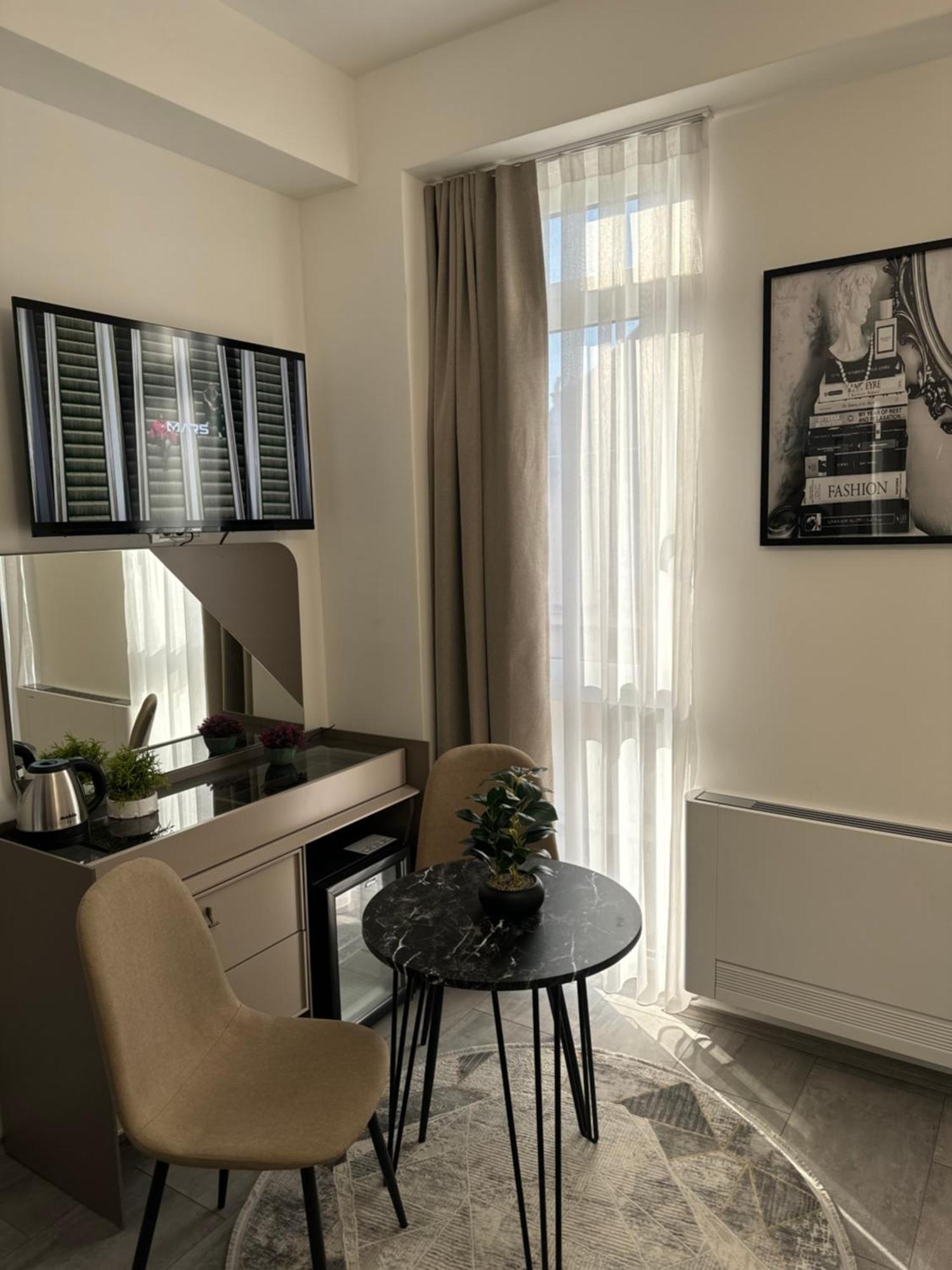 Hotel Le Manoir Гостивар Екстериор снимка